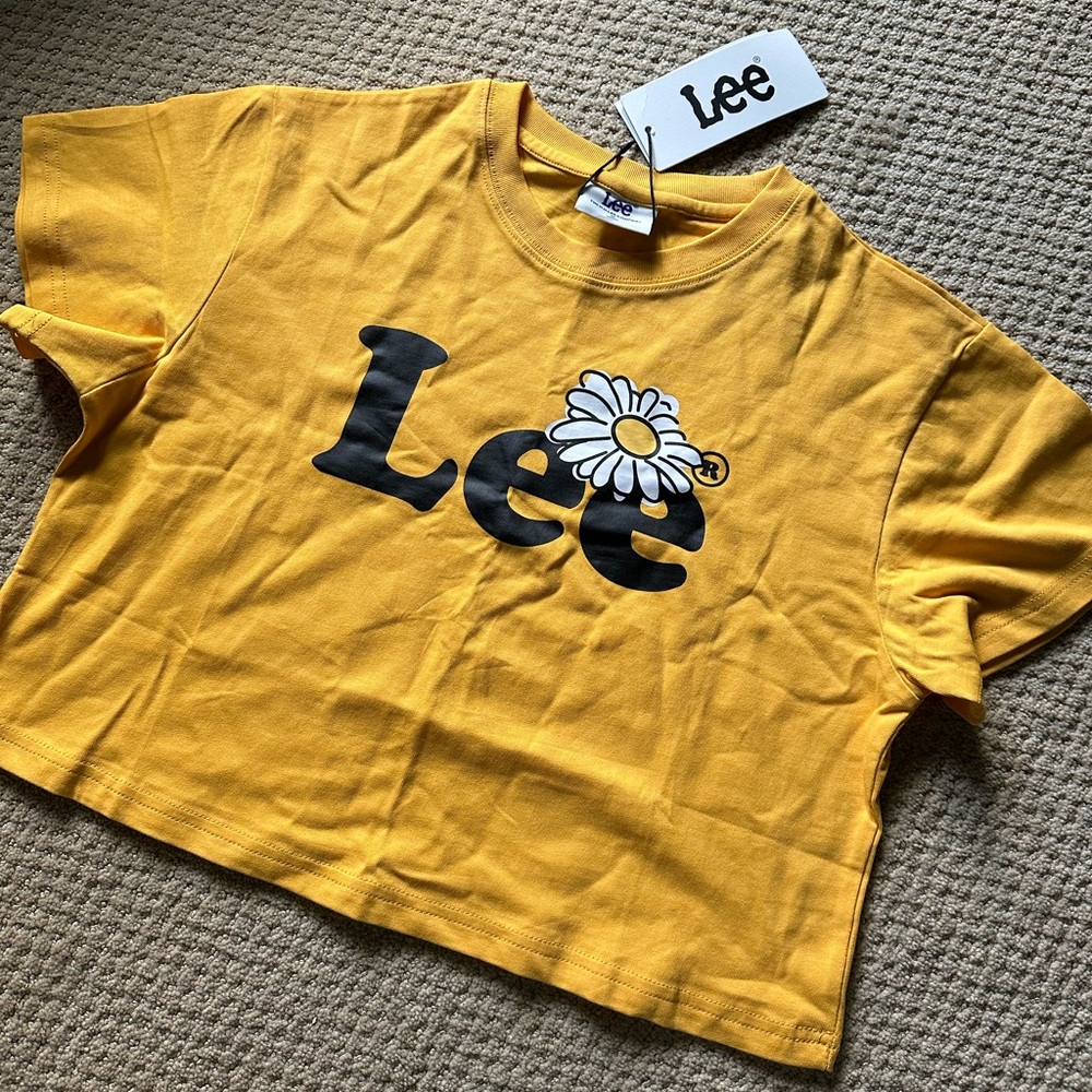 Lee T shirt NWT yellow M